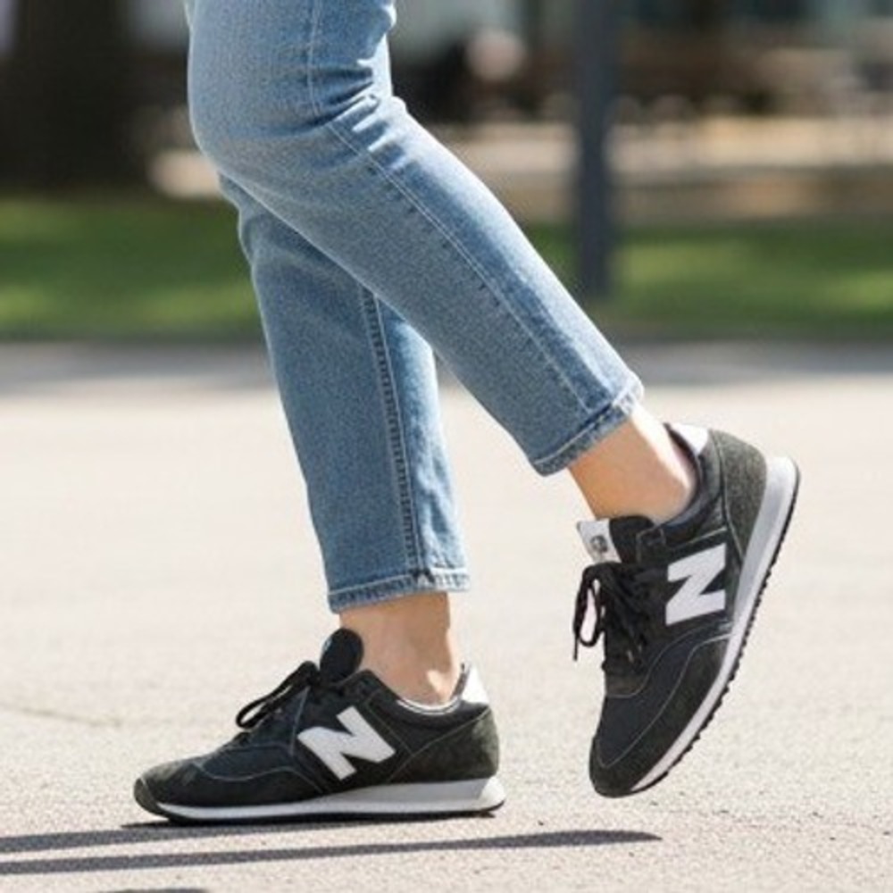 New Balance 620 Womens Running Shoes Size 8.5 Lifestyle Athleisure Black Suede